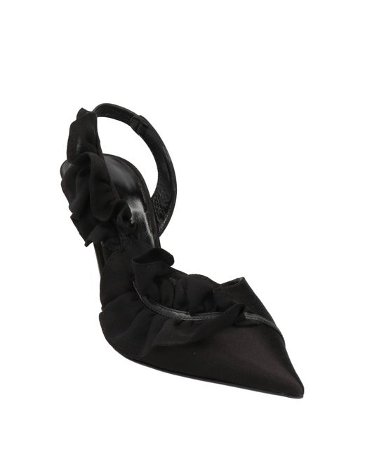Nensi Dojaka Black Pumps