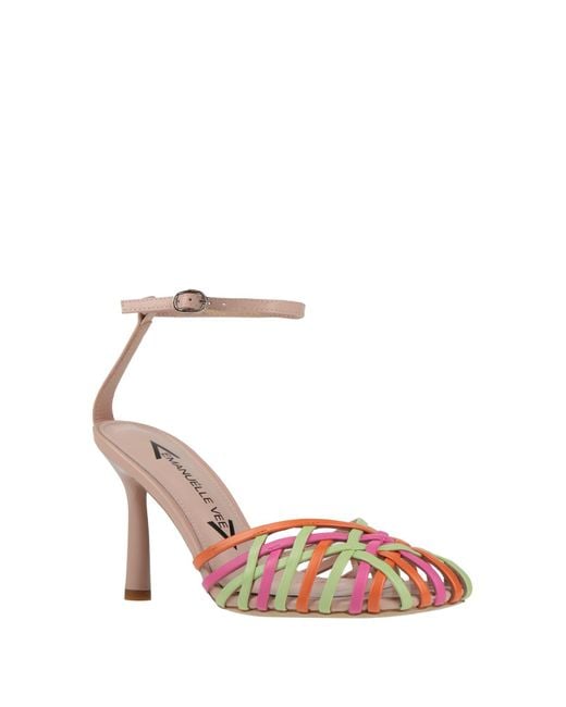 Emanuélle Vee Pink Pumps Leather