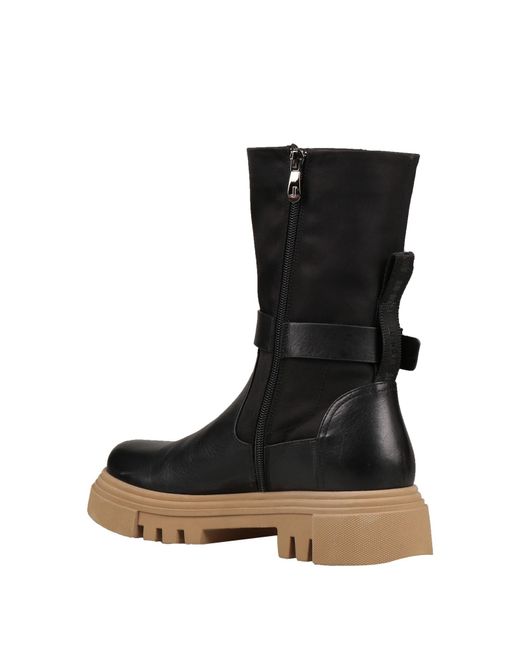 Ankle Boots in Black |