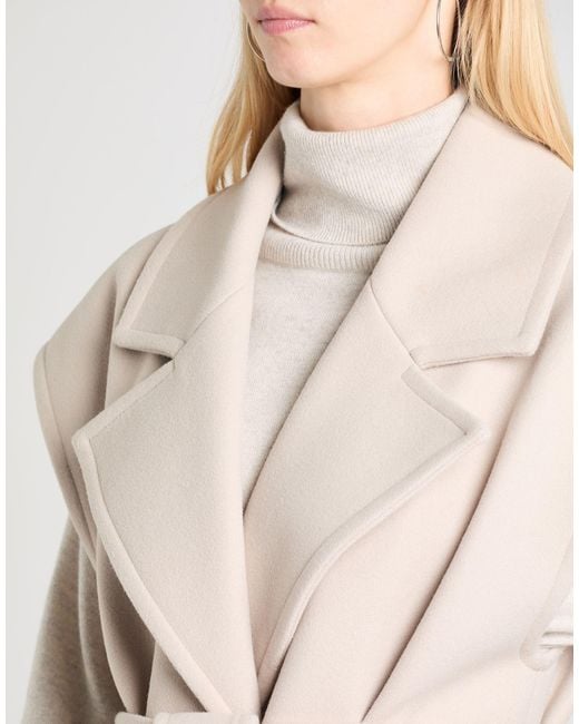 Kaos White Coats