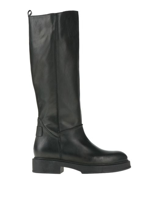 Nila & Nila Black Boot