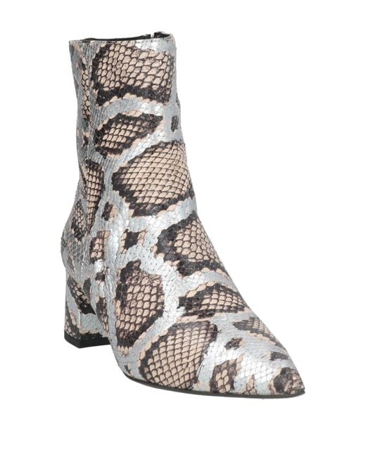 NCUB White Stiefelette