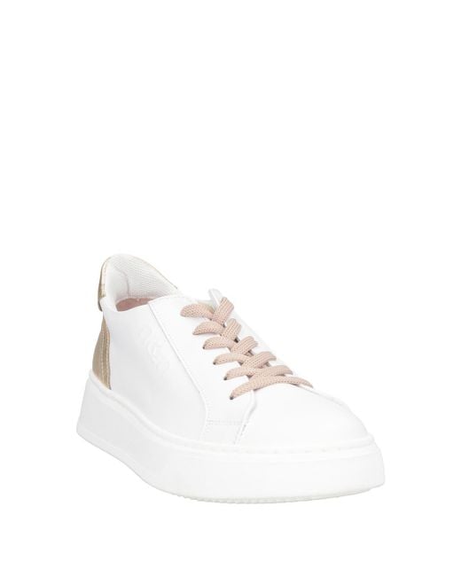 Nila & Nila Natural Sneakers