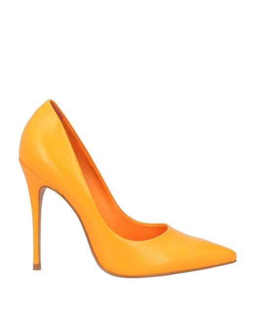 Carrano Orange Pumps