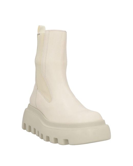 Vic Matié White Ankle Boots