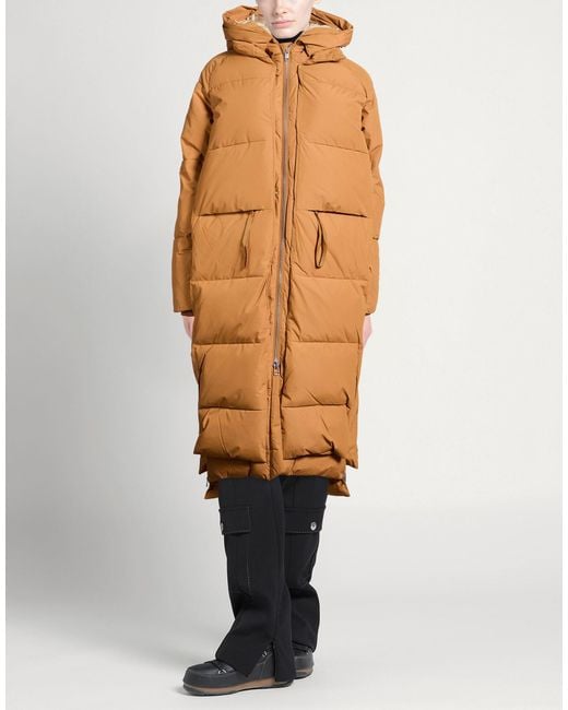 Embassy of Bricks and Logs Natural Puffer