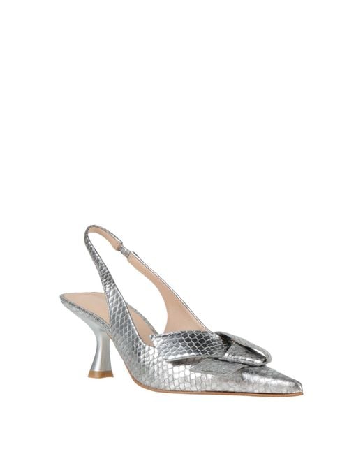 Zinda White Pumps