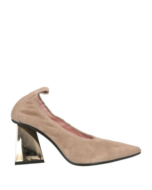 Ras White Pumps