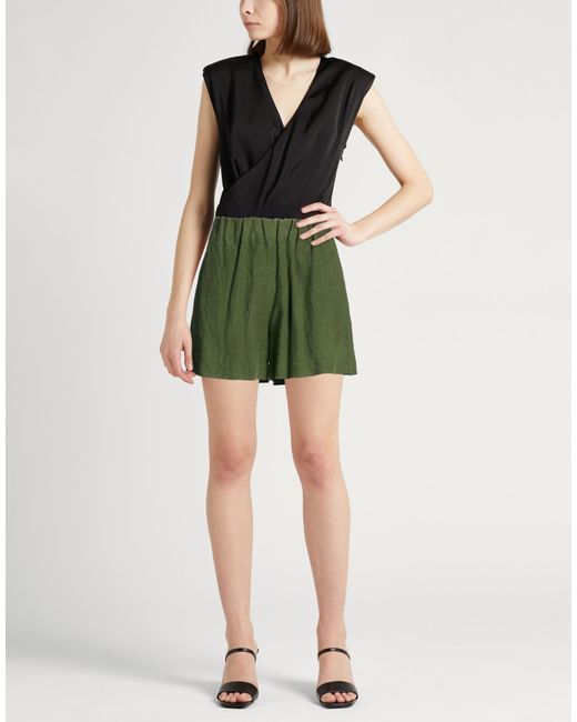 120% Lino Green Shorts & Bermuda Shorts