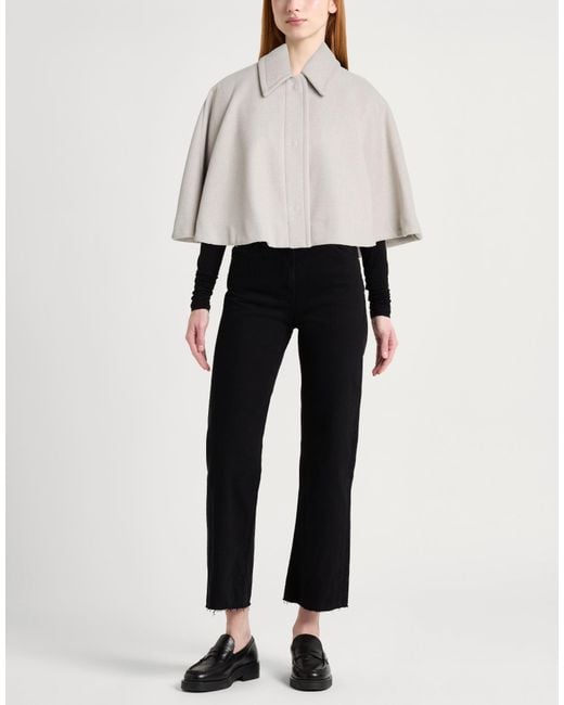 Kaos White Cape