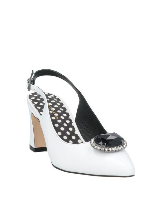 Tosca Blu White Pumps