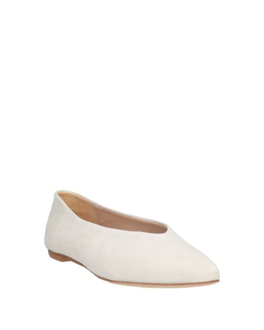 ODARE ANTWERP Natural Ballet Flats