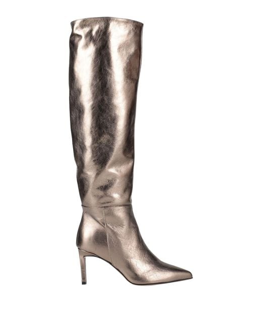 Bota Stele de color White