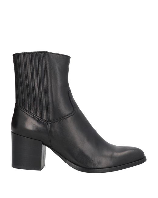 Triver Flight Black Ankle Boots Leather