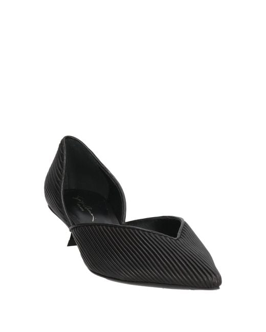 Giorgio Armani Black Pumps