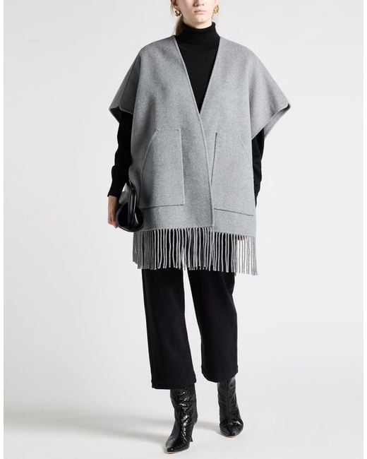 Caractere Gray Cape