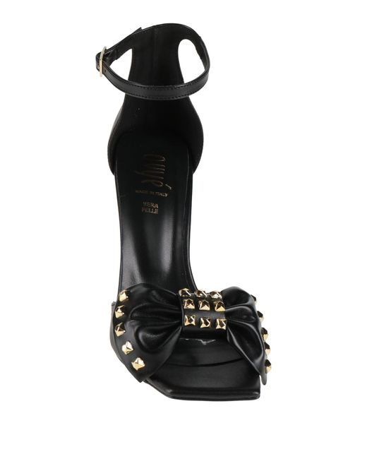 Ovyè Black Sandals