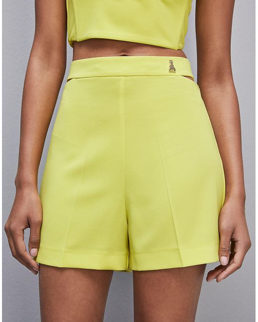 Patrizia Pepe Yellow Shorts & Bermudashorts