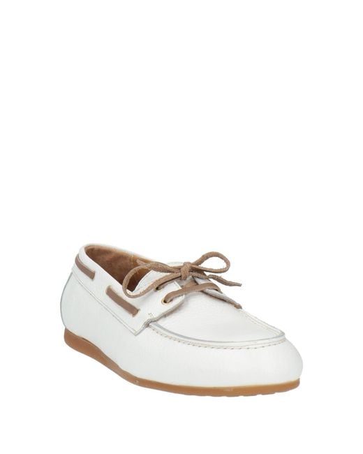 Ovyè White Loafer