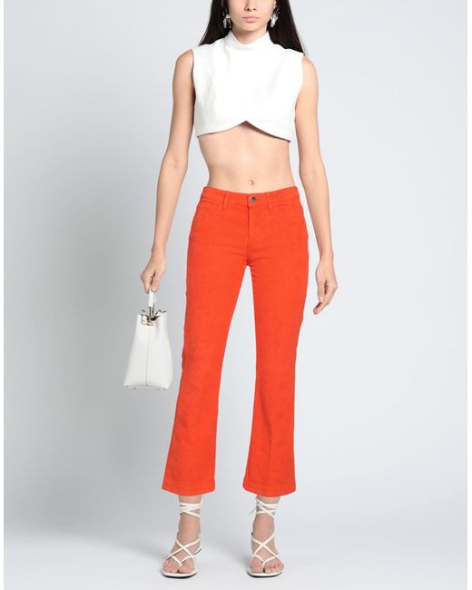 Kaos Red Pants