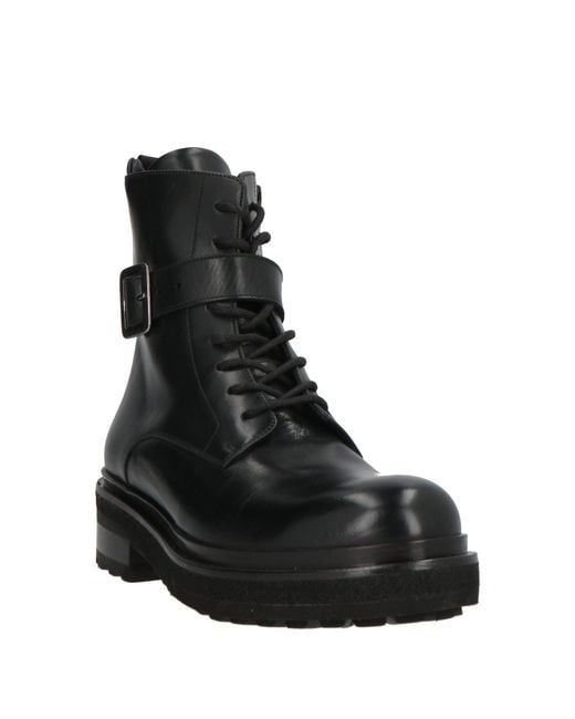 I-N - S-T-I-T-C-H-E-S Black I-N