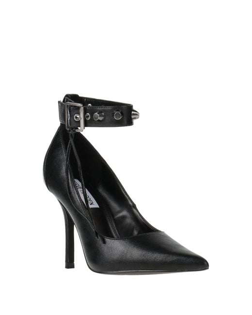 Steve Madden Black Pumps