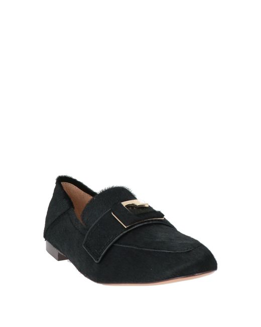 Lola Cruz Black Loafer