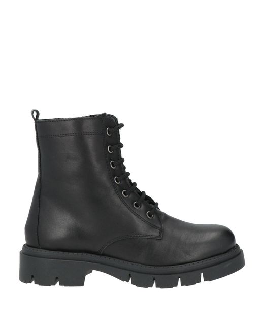 Nila & Nila Black Ankle Boots