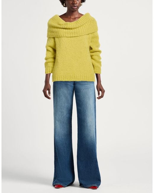 Siste's Yellow Jumper