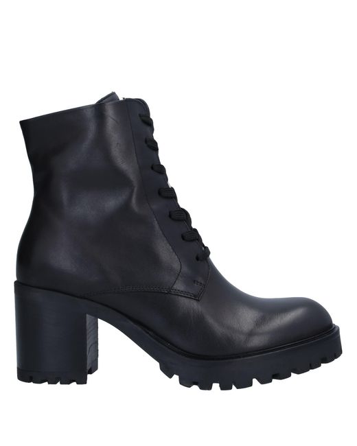 Tosca Blu Leather Ankle Boots in Black - Lyst
