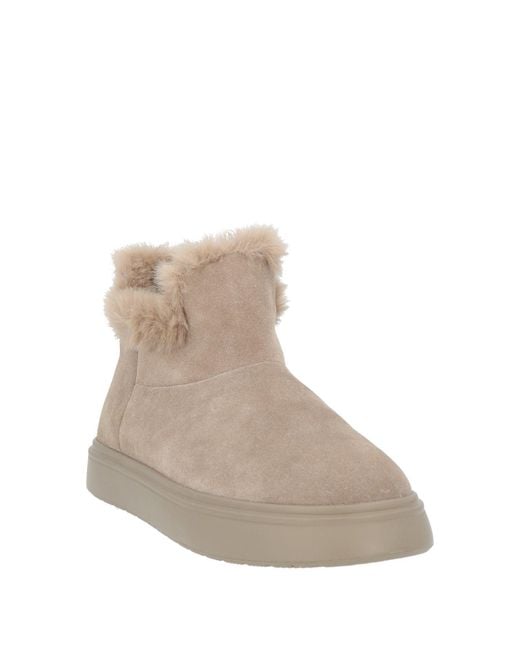 Emanuélle Vee Natural Ankle Boots