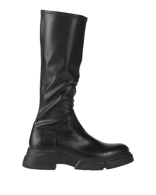 Voile Blanche Black Boots