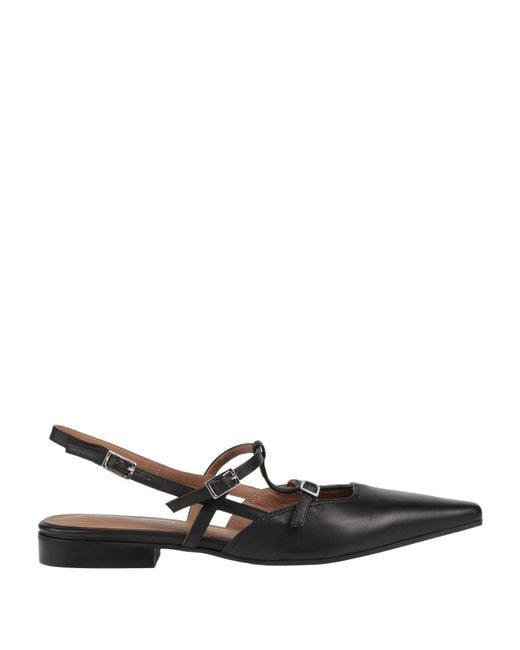 Carmens Black Ballet Flats