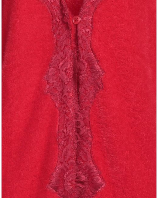 Vivis Red Undershirt