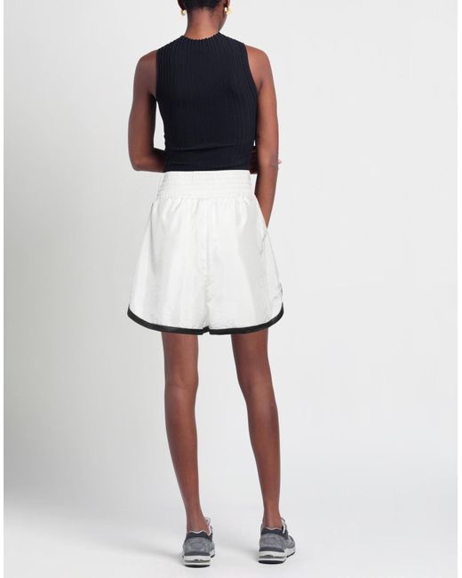Dolce & Gabbana White Shorts & Bermudashorts