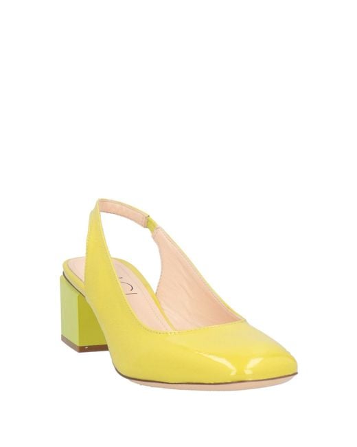 Agl Attilio Giusti Leombruni Yellow Pumps