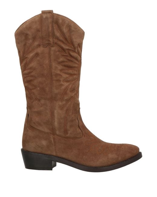Emanuélle Vee Brown Boot