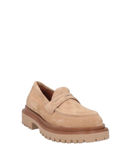 Nila & Nila Natural Loafer