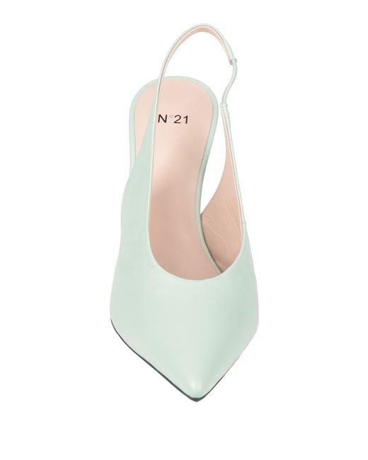 N°21 White Pumps