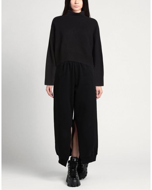 REYER Black Turtleneck