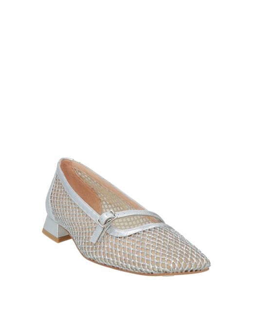 Zinda White Ballet Flats