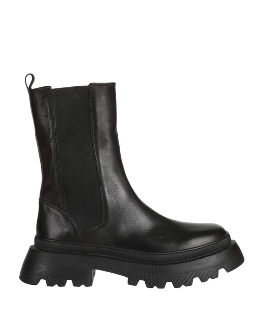 Lemarè Black Ankle Boots