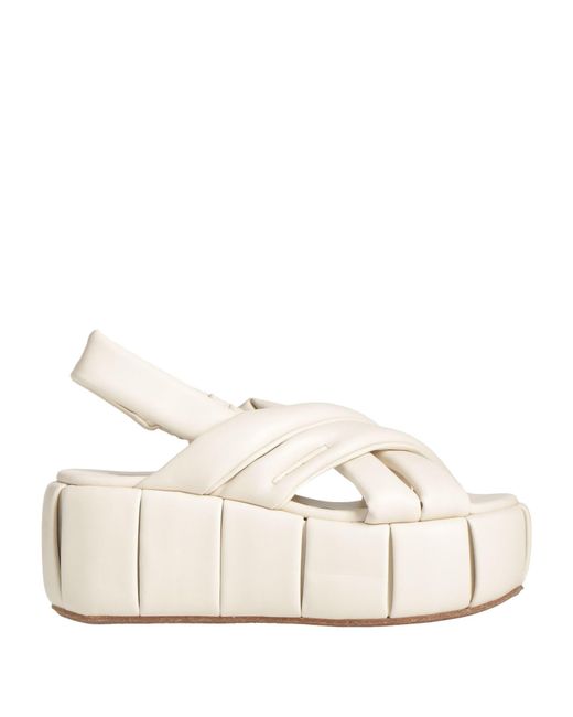THEMOIRÈ Natural Sandals