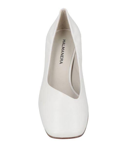 Halmanera White Pumps