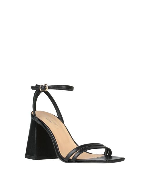 Momoní Black Sandals
