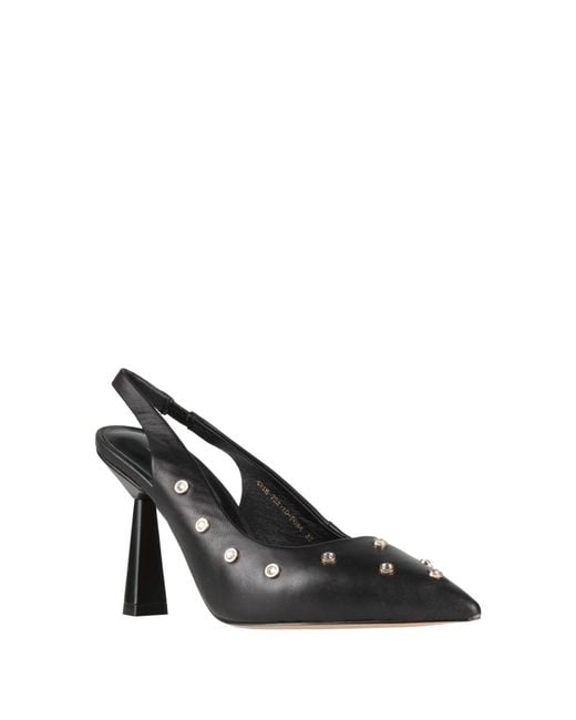 Emanuélle Vee Black Pumps