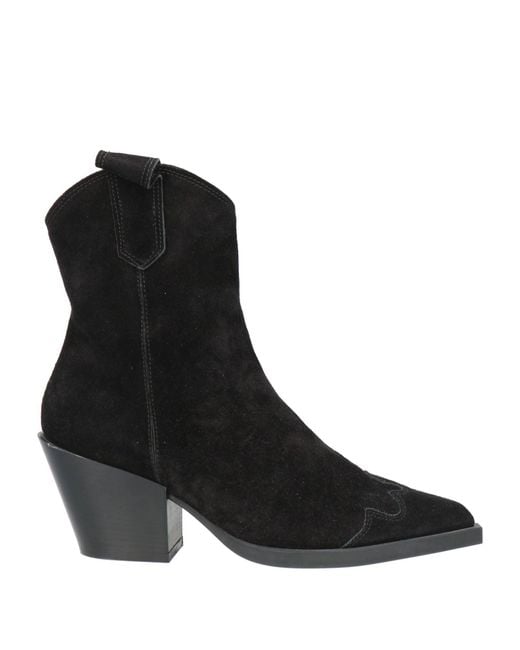 COPENHAGEN Black Ankle Boots