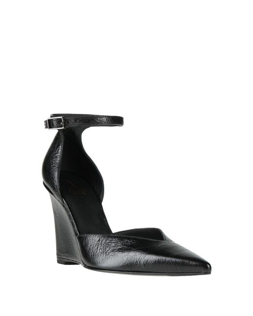 Fabi Black Pumps