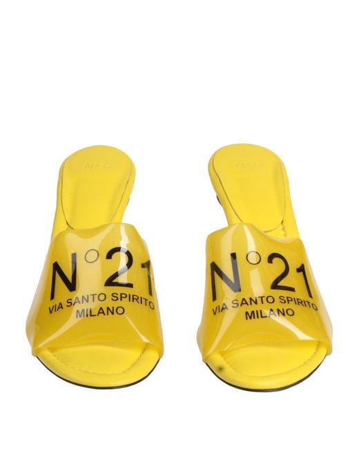 Sandalias N°21 de color Yellow