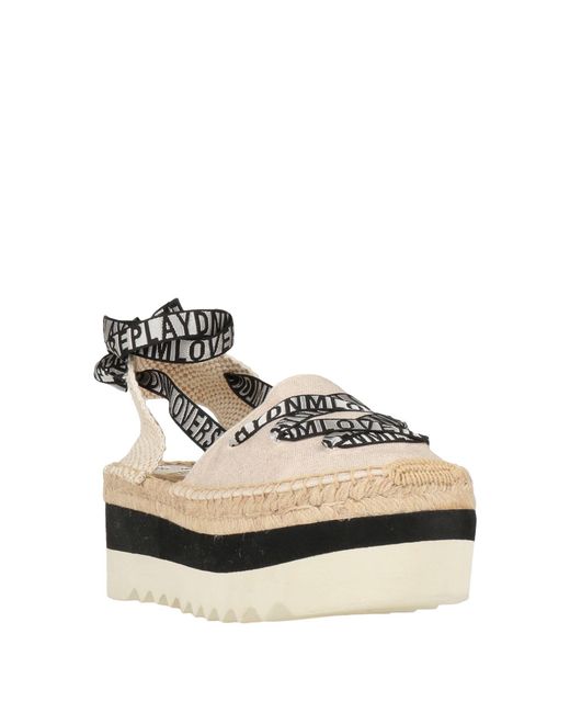 Replay White Pumps